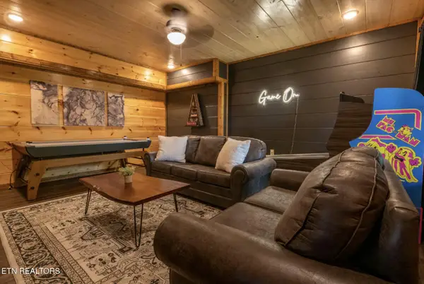 855 Osprey Way, Pigeon Forge, TN 37863