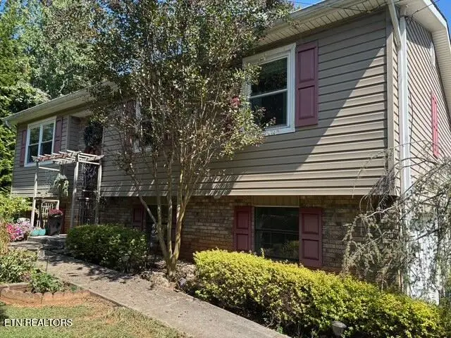 738 Bear Springs Rd, Morristown, TN 37814 - #2