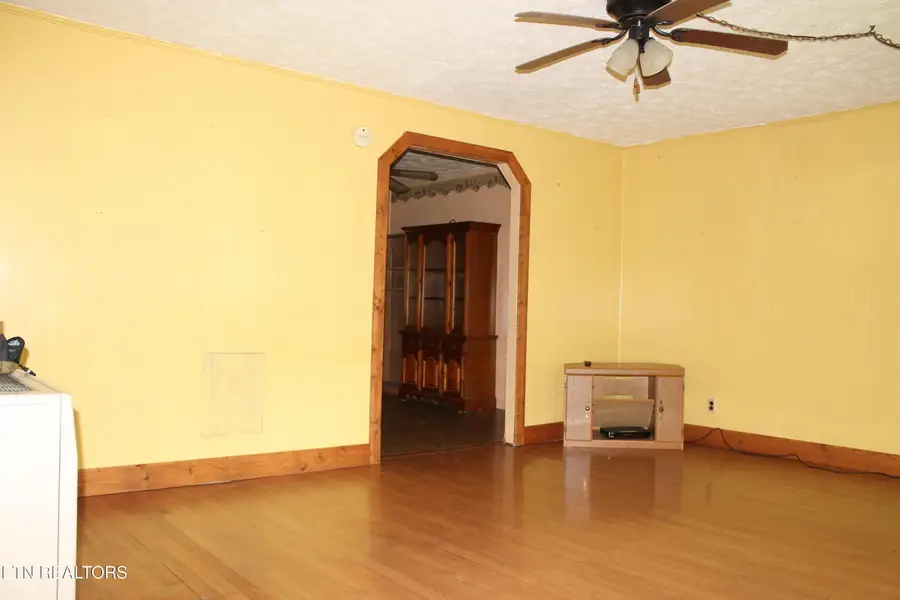 554 Mary Cromwell Rd, Jamestown, TN 38556 - #2