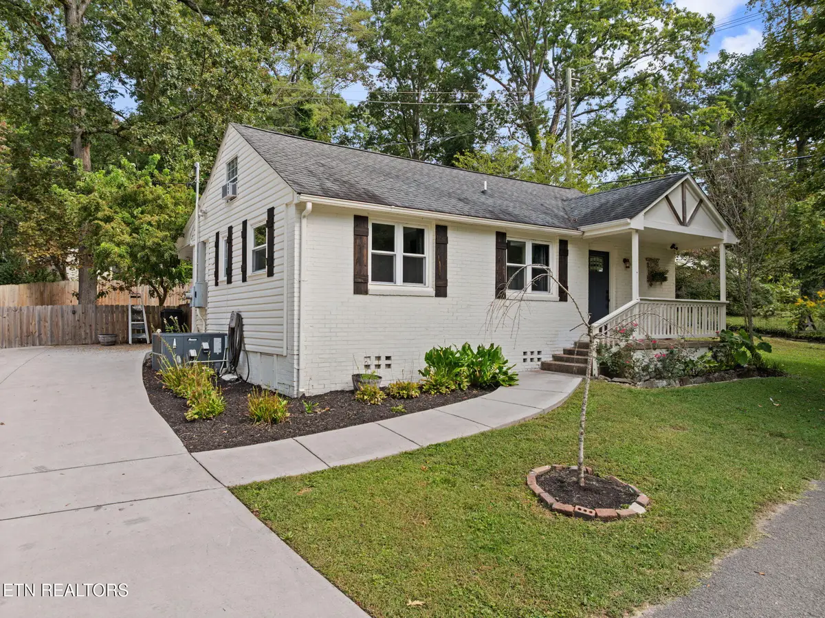 106 Crescent Rd, Norris, TN 37828 - #1