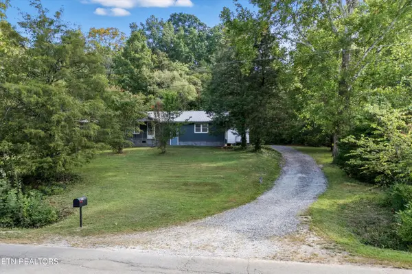 187 Cobb Hollow Rd, Rocky Top, TN 37769