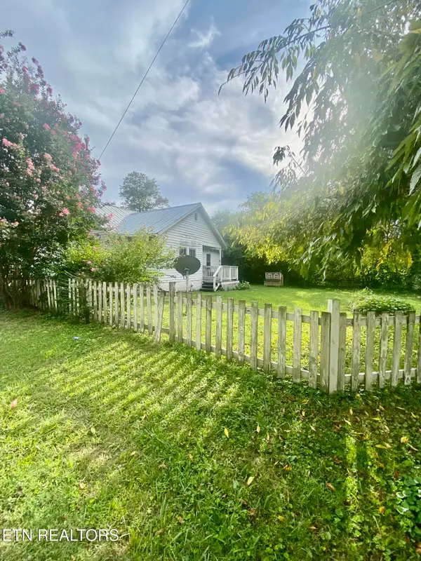 1825 Newman Town Rd, Pigeon Forge, TN 37862