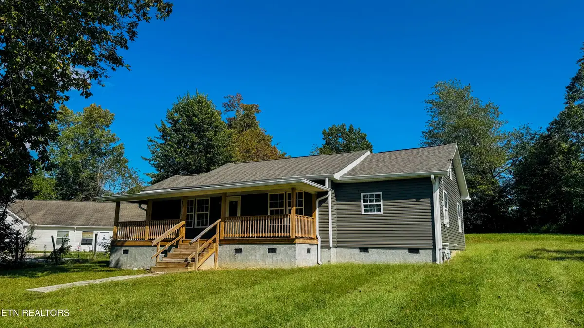 138 Lloyd St, Oneida, TN 37841 - #1