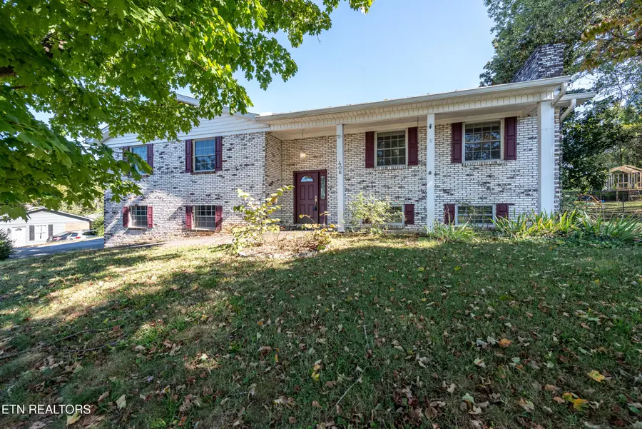 406 Montvale Station Rd, Maryville, TN 37803 - #2