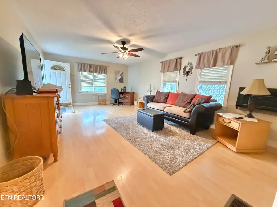 156 Holmes St, Jonesville, VA 24263 - #3