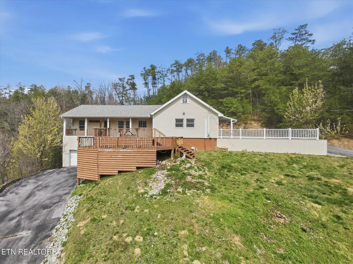 1502 Valley Cove Way, Sevierville, TN 37862 - #1