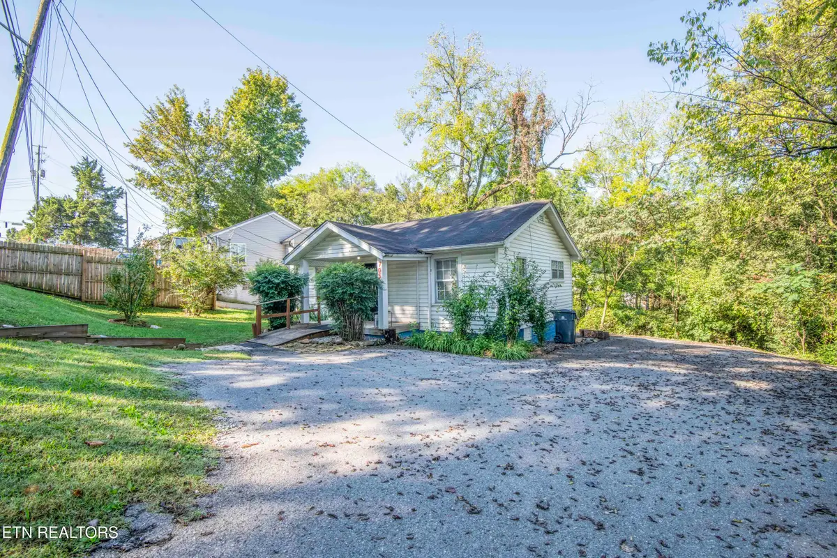 705 W Inskip, Knoxville, TN 37912 - #1