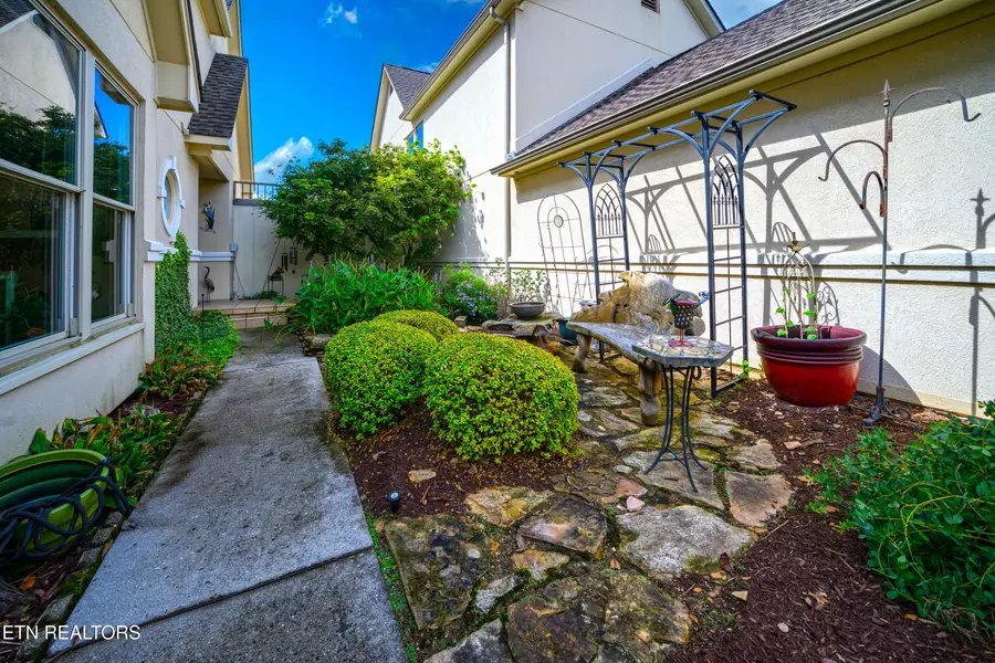 3413 Commodore Point, Knoxville, TN 37922 - #3