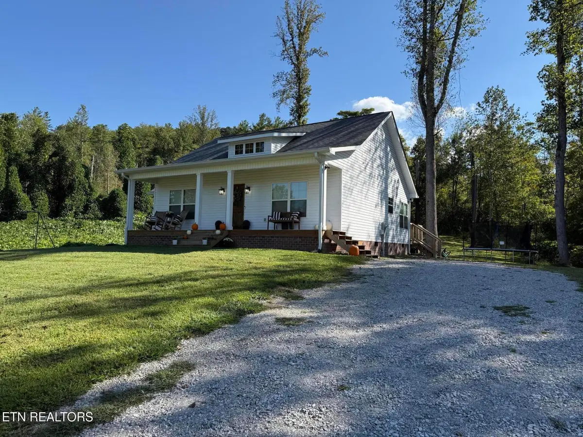 198 Johnson St, Sparta, TN 38583 - #1