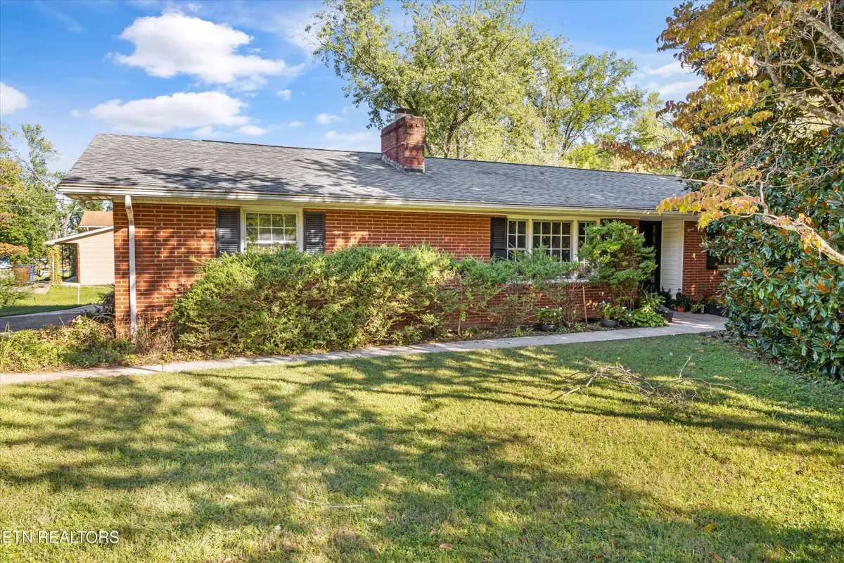 124 S Martinwood Rd, Knoxville, TN 37923 - #1