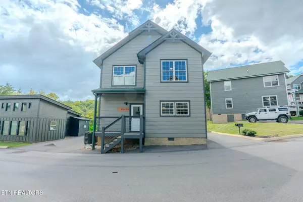 876 Osprey Way, Pigeon Forge, TN 37863