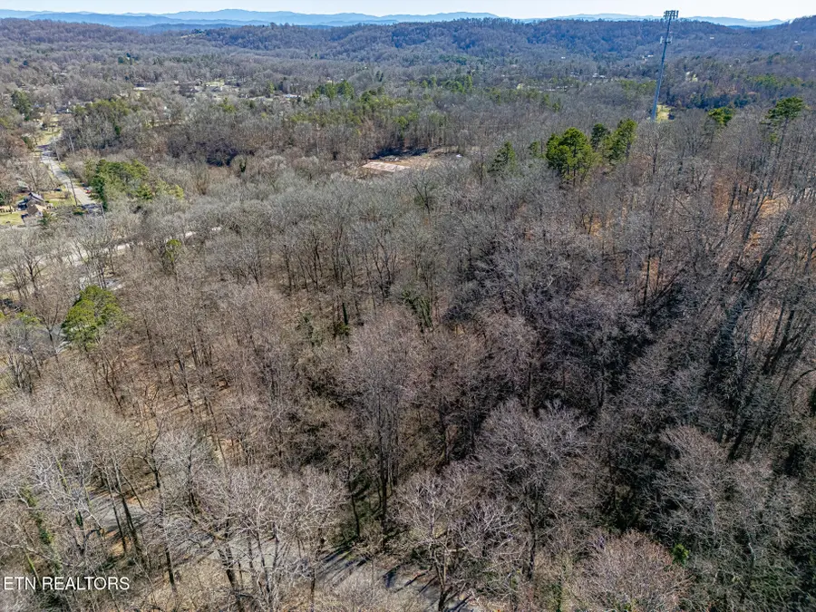 4921 Wise Hills Rd, Knoxville, TN 37920 - #2