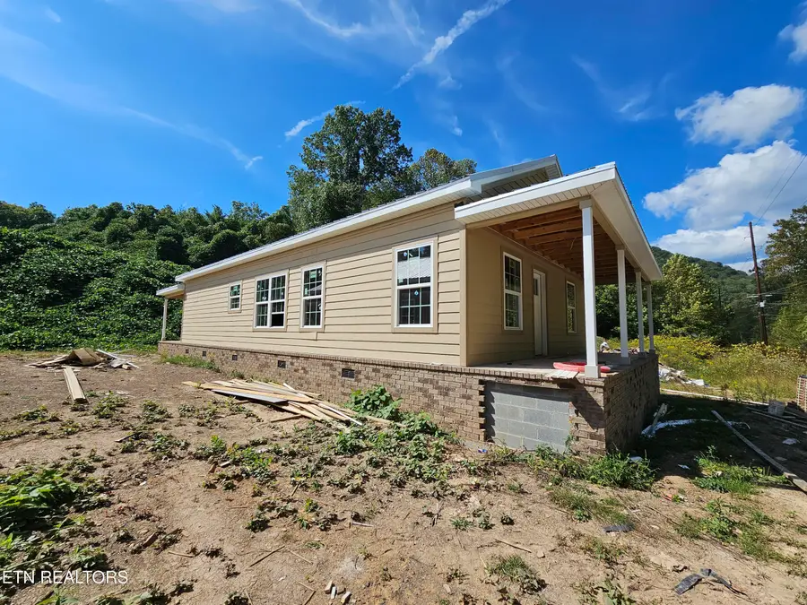 423 Roslyn Ave, Cumberland Gap, TN 37724 - #2