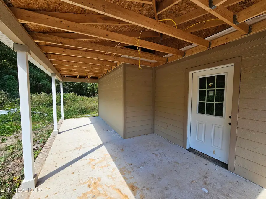 423 Roslyn Ave, Cumberland Gap, TN 37724 - #3