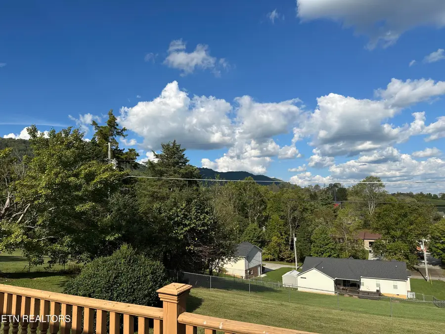224 Mountain View Rd, Jacksboro, TN 37757 - #3