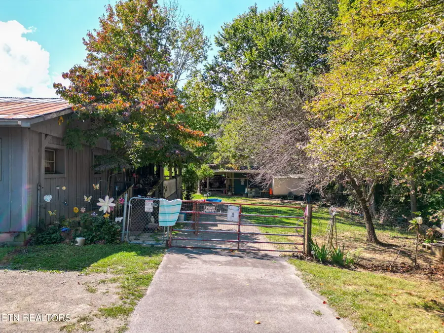 2733 Shipe Rd, Mascot, TN 37806 - #2