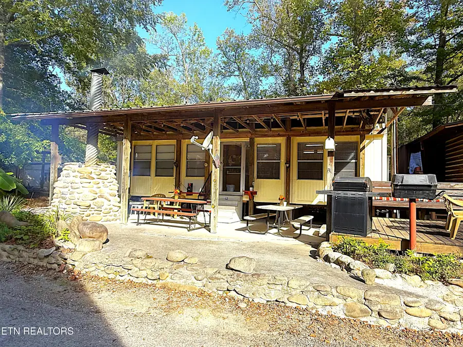 7915 Carnes Rd, Townsend, TN 37882 - #2