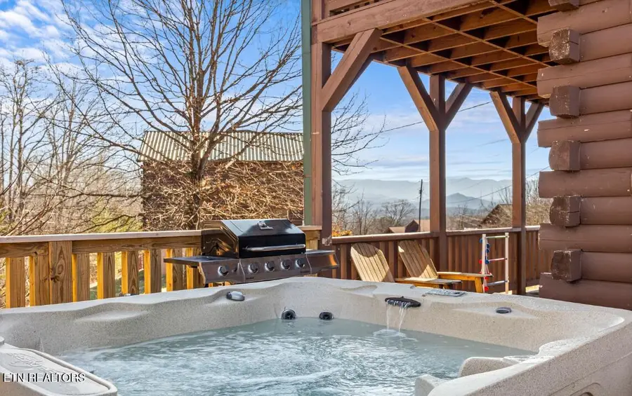 2039 Oakmont Drive, Sevierville, TN 37876 - #2