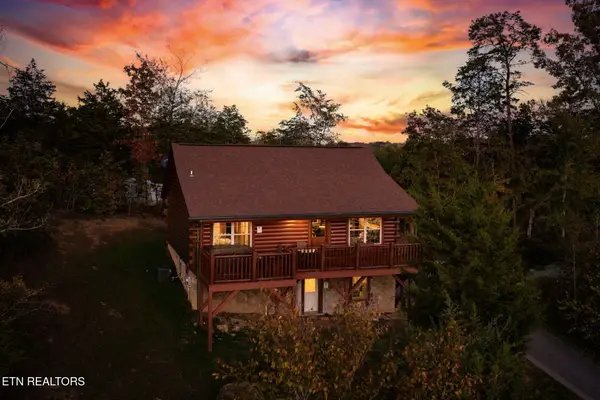 670 Magic Kingdom Ln, Sevierville, TN 37876