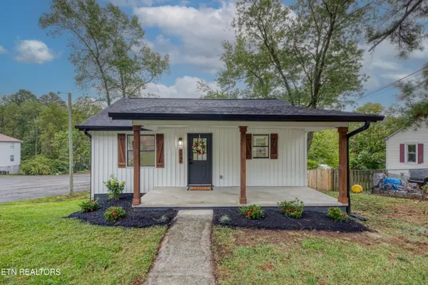 2904 Greenway Drive, Knoxville, TN 37918