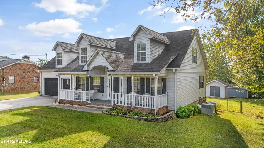 925 Crestview Circle, Lenoir City, TN 37772 - #2