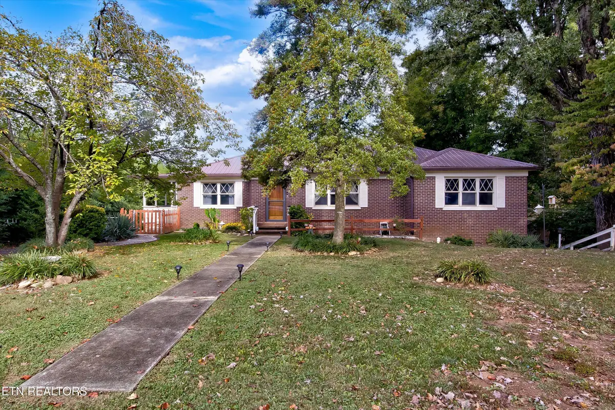 653 E Hunt Rd, Alcoa, TN 37701 - #1