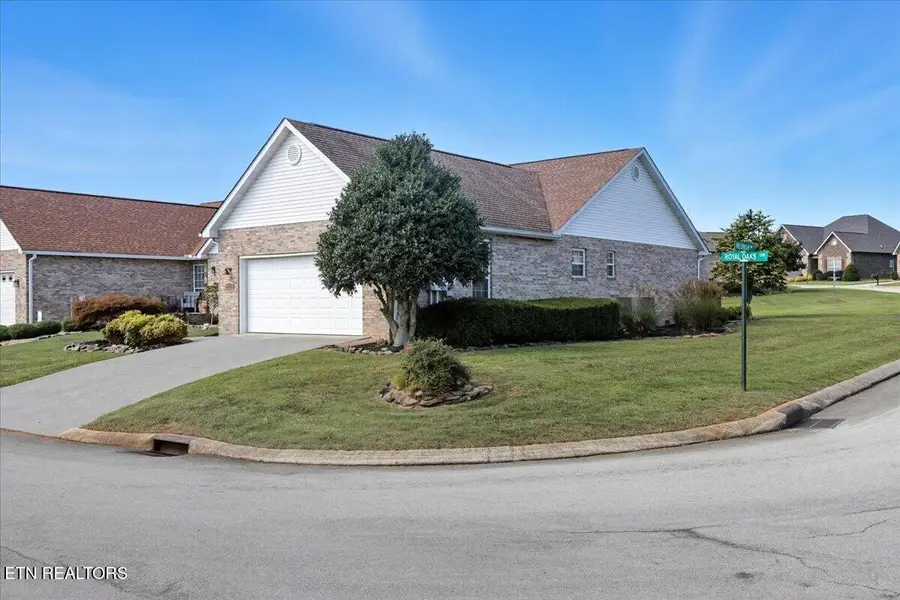 205 Royal Oaks Drive, Maryville, TN 37801 - #2