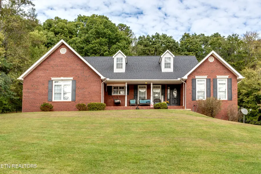 949 Hill St, Jellico, TN 37762 - #2