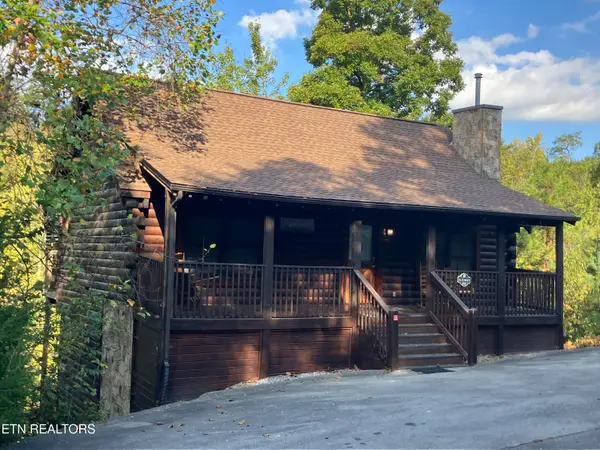 719 Golden Eagle Way, Pigeon Forge, TN 37863