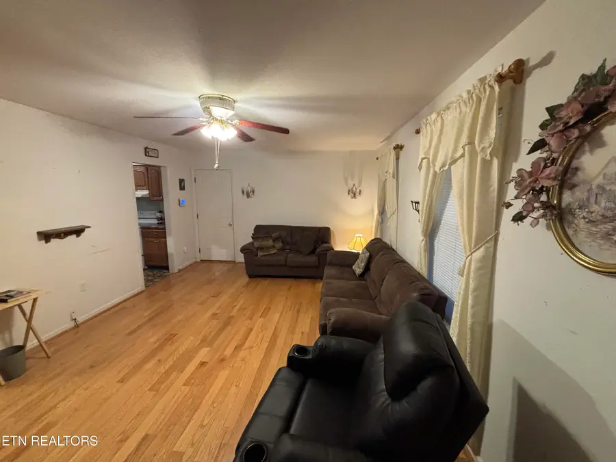 530 Pine Creek Rd, Oneida, TN 37841 - #2