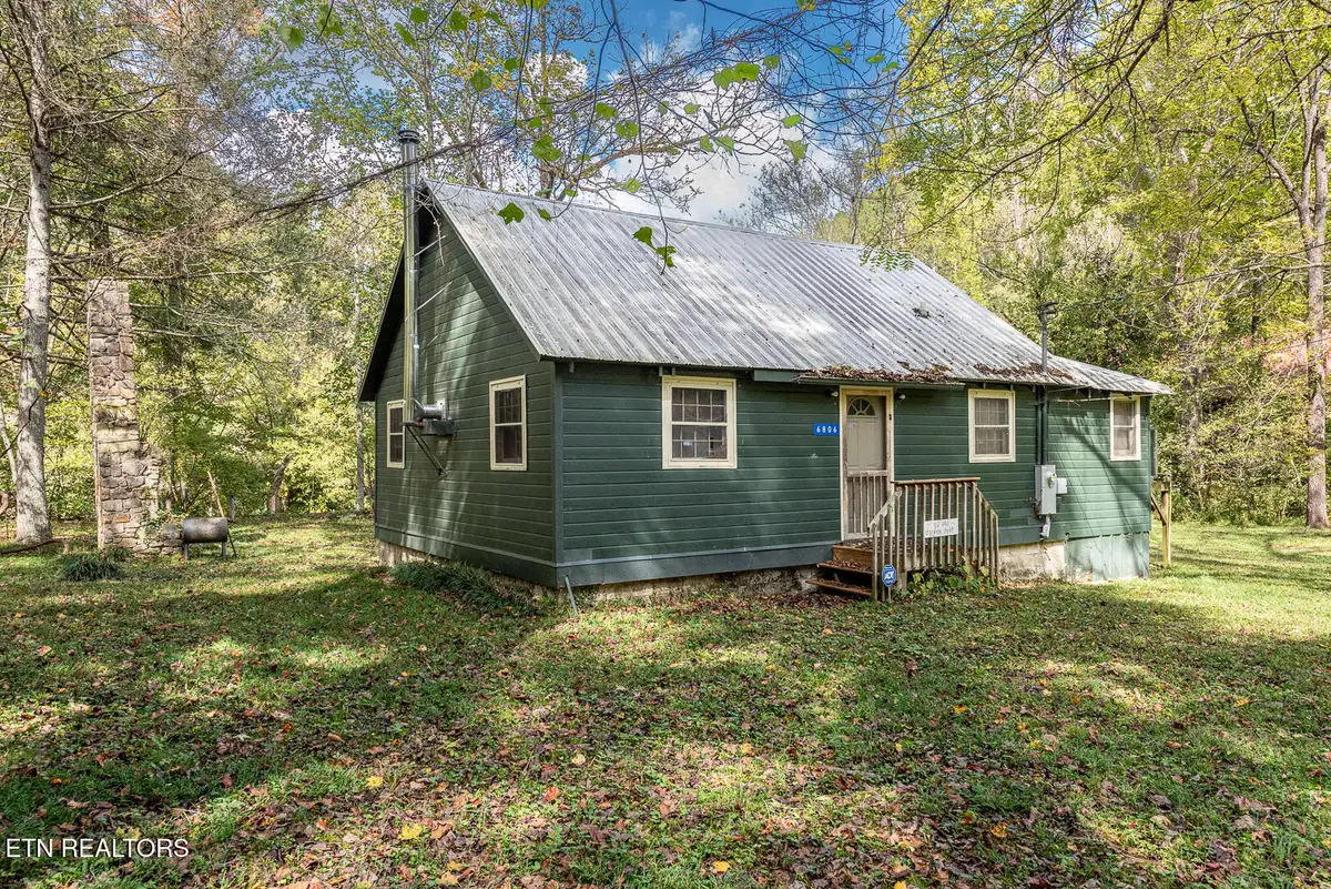 6806 Walnut Loop Rd, Townsend, TN 37882 - #1