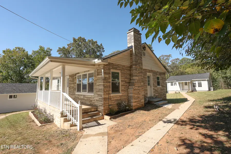 800 E 1st Ave, Lenoir City, TN 37771 - #2