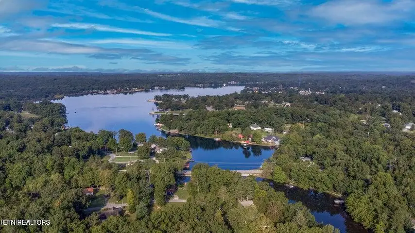 1564 E Cherokee Rd, Crossville, TN 38572 - #1