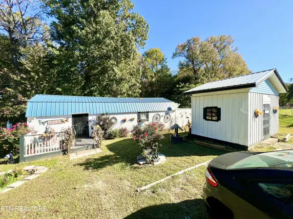 284 Ray Cross Rd, Harriman, TN 37748