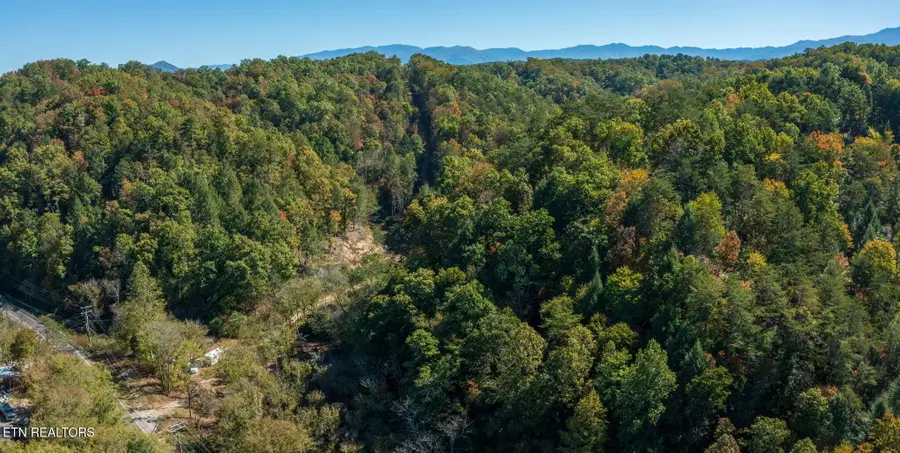 1876 Upper Middle Creek Rd, Sevierville, TN 37876 - #2