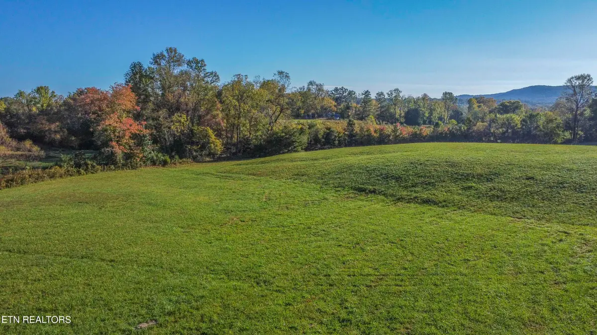 340 Cross Rd, Winfield, TN 37892 - #1