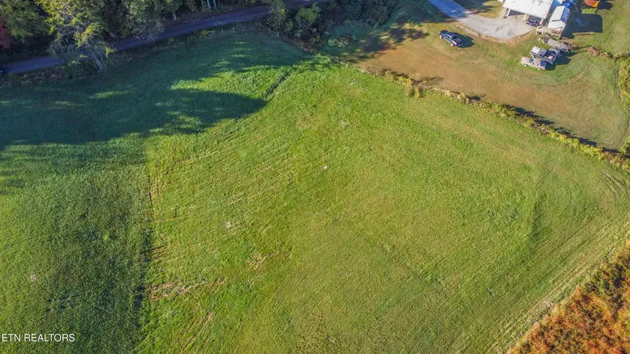 340 Cross Rd, Winfield, TN 37892 - #3