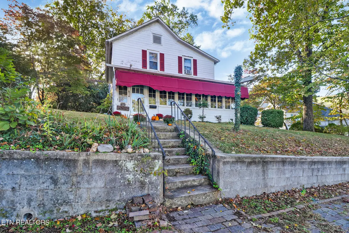 514 Clinton St, Harriman, TN 37748 - #1