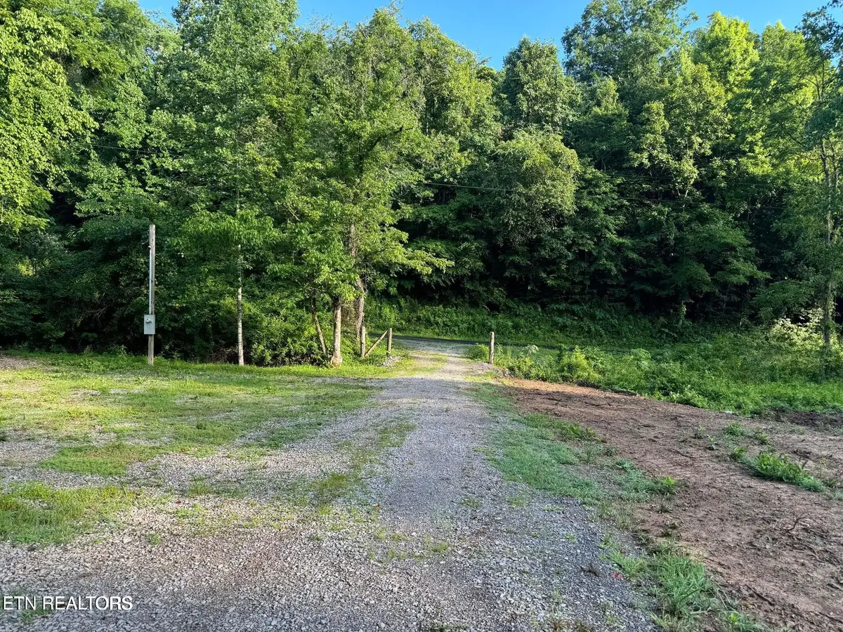 330 N Dark Hollow Rd, Andersonville, TN 37705 - #1