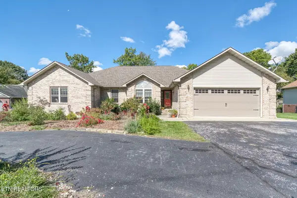 633 E Deer Creek Drive, Crossville, TN 38571