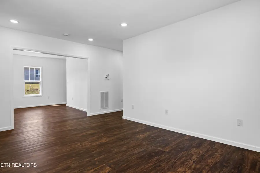 415 W 1st Ave, Lenoir City, TN 37771 - #3