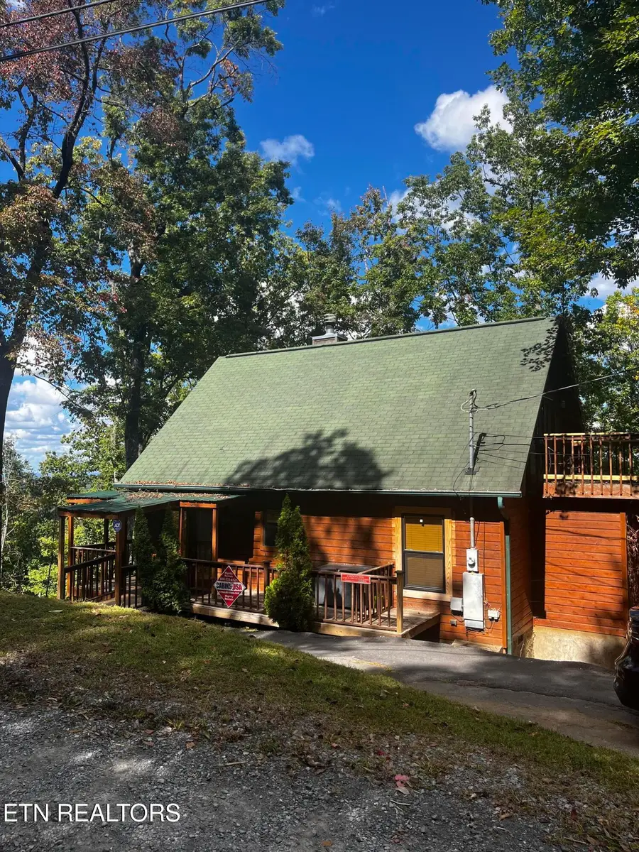 1724 N Dogwood Lane, Sevierville, TN 37876 - #3