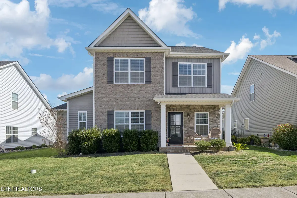 106 E Elderberry St, Oak Ridge, TN 37830 - #1