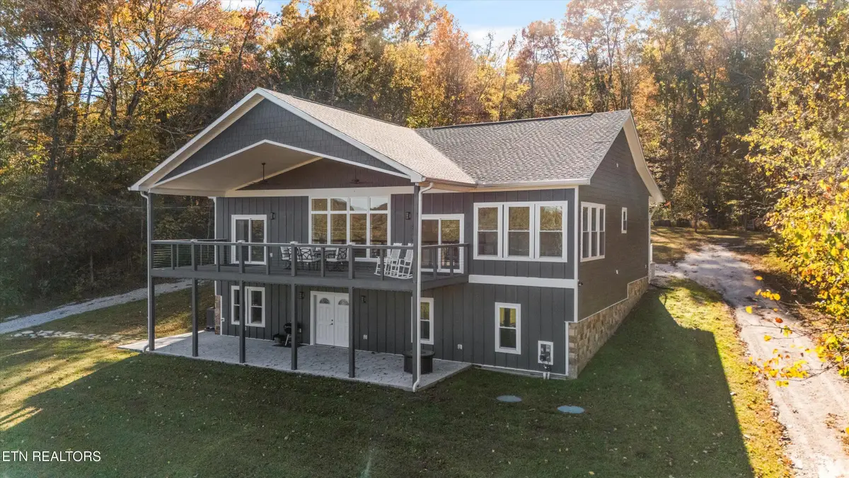 620 E Norris Point Rd, Lafollette, TN 37766 - #1