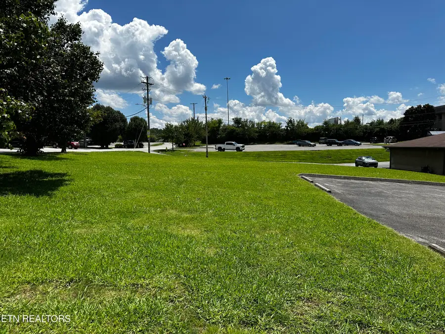 417 Clyde St, Knoxville, TN 37921 - #3