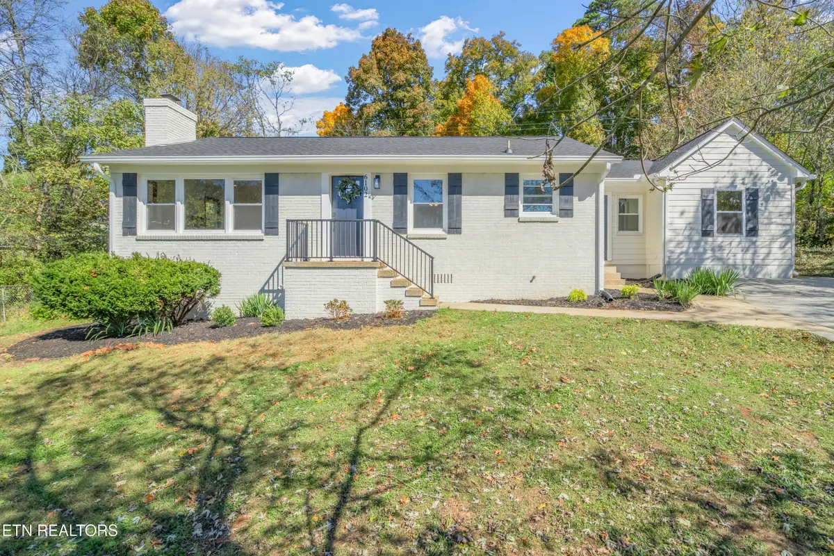6102 Kaywood Rd, Knoxville, TN 37920 - #1