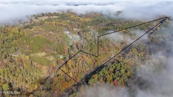 2110 Bob Irwin Rd, Maryville, TN 37803