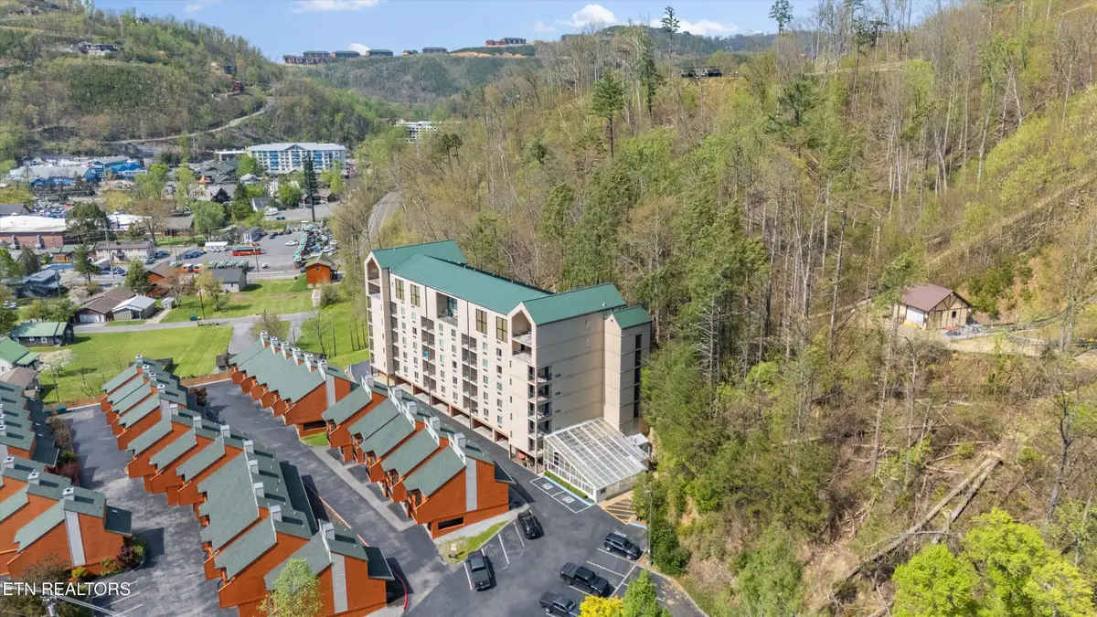 413 Baskins Creek Rd #UNIT 308, Gatlinburg, TN 37738 - #1