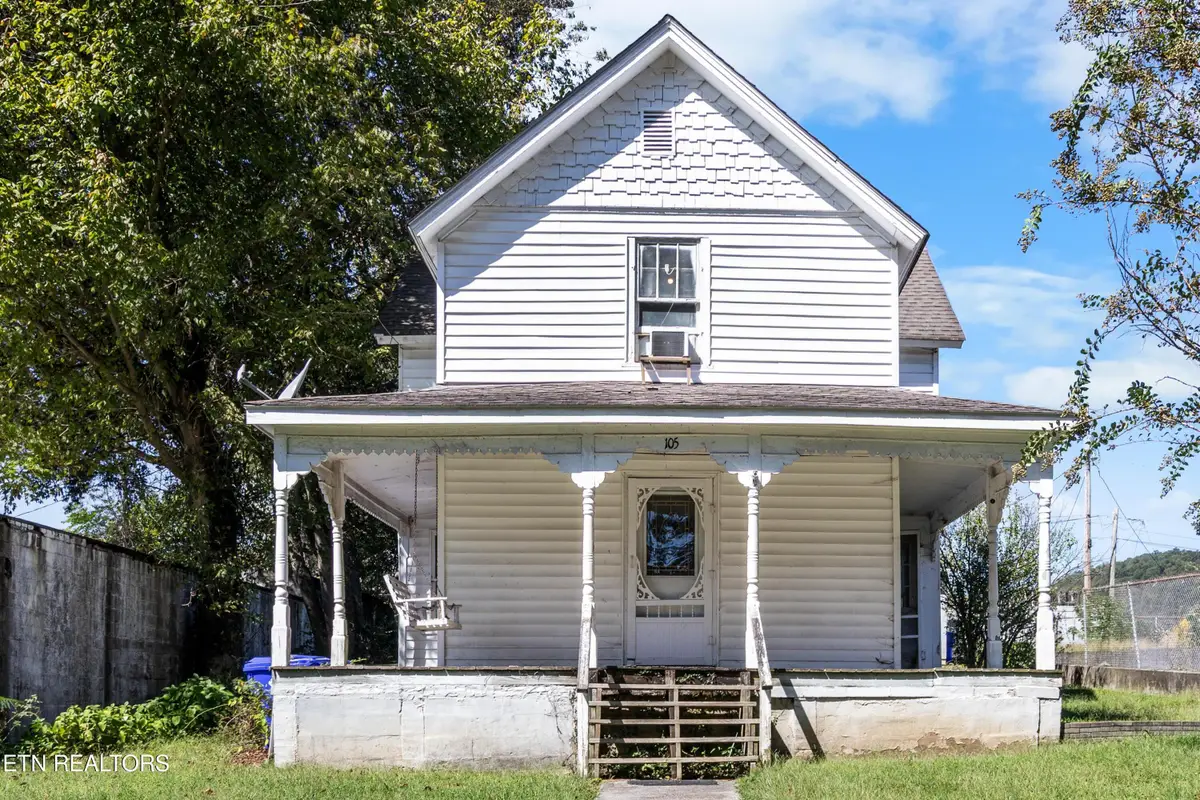 105 Clinton St, Harriman, TN 37748 - #1