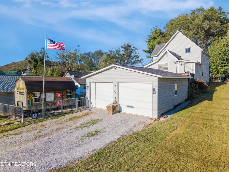 425 Byrd Ave, Harriman, TN 37748 - #2